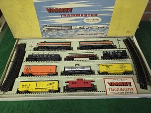 Vintage Varney HO Train master Great Northern Diesel Locomotive Train Set - Picture 1 of 8