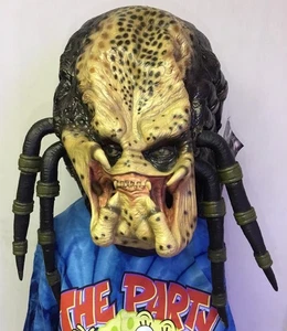 RARE 2004 Alien vs Predator Requiem ADULT Predator Deluxe Mask Cosplay Halloween - Picture 1 of 9