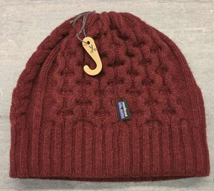 Patagonia Unisex Coastal Cable Fleece Lined Beanie One Size Dark Ruby Red - NWOT - Picture 1 of 3