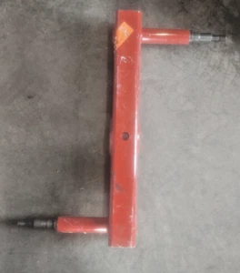 Pezzo trattore in metallo, numero di parte sconosciuto o marca o modello di trattore a cui va - Foto 1 di 9
