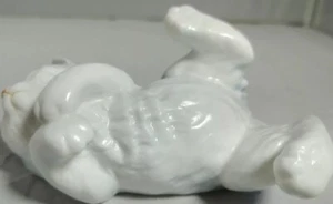 VTG - SCOTIO - LOVELY - H/P PORCELAIN PLAYFUL WHITE KITTEN FIGURINE - Picture 1 of 4