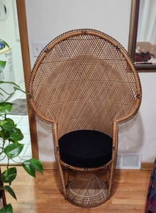 VINTAGE WICKER "EMMANUELLE" PEACOCK CHAIR CIRCA 1960's-1970's - Picture 1 of 13