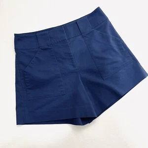 Dusty Blue maßgeschneiderte Damenshorts mit hoher Taille. " Gr. 6. Weißes Haus Schwarzmarkt - Bild 1 von 10