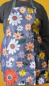 Floral Garden Waterproof Apron w/Cargo Pockets, Adjustable Neck Strap, Waist Tie - Picture 1 of 2