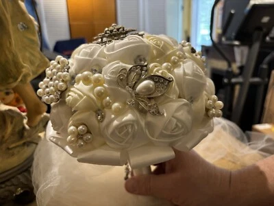 (3) Vintage Handmade Satin Wedding Bouquets Floral With Stones Foto 1 de 4