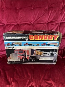 Raro Corgi Truckertronic Convoy M5600 1980 con remolque que convierte - sin probar - Imagen 1 de 24