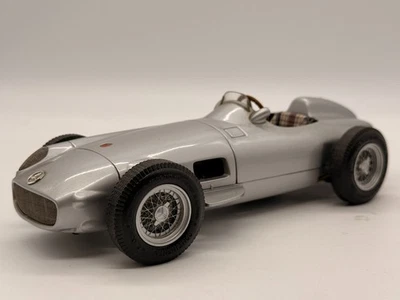 Modellautos 1:18 CMC Mercedes-Benz W196 - Bild 1 von 4