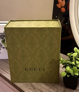AUTÉNTICO GUCCI Brocado Verde Cierre Magnético Caja de Regalo Vacía 8.75x10.5x4.5” - Imagen 1 de 8