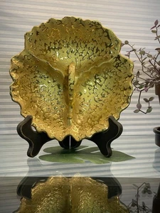 Weinender heller Regentropfen bespritzt Gold geteilt Süßigkeitenschale oder Relish Tablett 7,5" - Bild 1 von 1