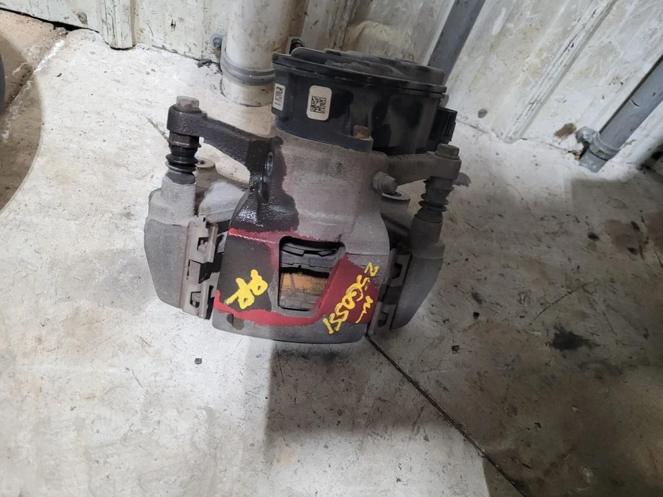 Pinza de pasajero eje trasero de 8,8" para camioneta Ford F150 18-20 206485 Foto 1 de 4