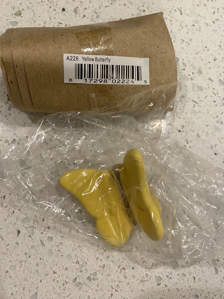 Нора Флеминг СНЯТАЯ С ПРОИЗВОДСТВА Желтая Бабочка Мини A228 - Новое состояние товара - Изображение 1 из 1