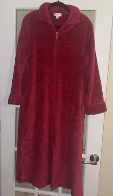 Miss Elaine Fleece Sculpted Patt Long Bath Robe Red Full Zipper POCKETS - Image 1 of 4