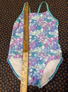 Speedo Size XS Girls Wireless Unpadded One Piece Swimsuit - Fish Scales/Mermaid - Picture 1 of 6