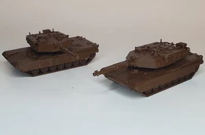 2er-Pack - Nenngröße H0 - M1A2 Abrams Tank - beweglicher Turm - Maßstab 1:87 - dunkelbraun - Bild 1 von 14