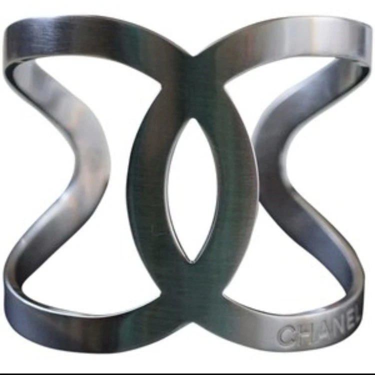 Nuevo brazalete Chanel Cc Logo en caja 100 % auténtico en caja con etiquetas Foto 1 de 4