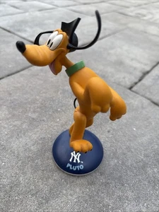 Danbury Mint New York Yankees 2002 Disney Characters Pluto - Picture 1 of 6