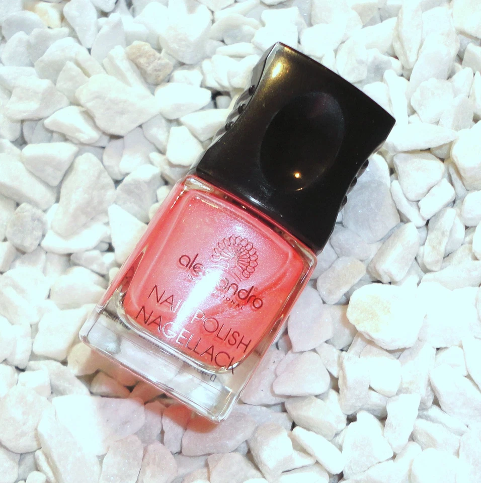 Alessandro Nagellack Farbe 77-139 Lachs Rose farbig 10ml  Nagelstudio Neu - Bild 1 von 1