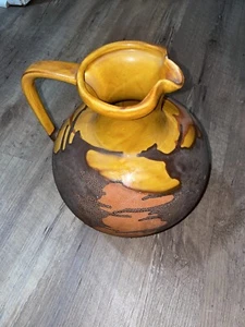VINTAGE ROYAL HAEGER EARTH WRAP LIGHT BROWN CERAMIC PITCHER - Picture 1 of 11
