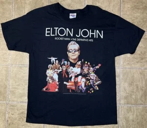 Camiseta grande de la gira de conciertos Elton John Rocket Man - The Definitive Hits 2011 para hombre - Imagen 1 de 7
