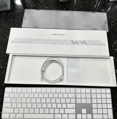 Apple Magic Keyboard w Numeric Keypad A1843 MQ052LL/A Silver, Wireless, Ch Cable - Image 1 of 3
