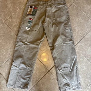NEW Wrangler Cargo Pants Mens 38x30 Beige Loose Fit Canvas Workwear Vintage Tags - Picture 1 of 7