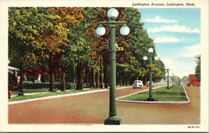 Ludington Avenue Ludington Mich Linen Postcard - Picture 1 of 4