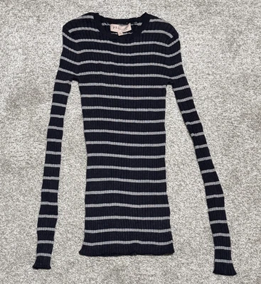 Camisa ajustada elástica a rayas pequeña Philosophy Brand Foto 1 de 4