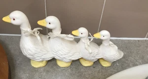 Vintage Keramik Knebel Gänse Gänse Familie 4 in einer Reihe miteinander verbunden - Bild 1 von 3