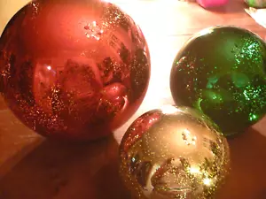 Illuminated Holiday Speres by Valerie Set of 3 Timer - Picture 1 of 13