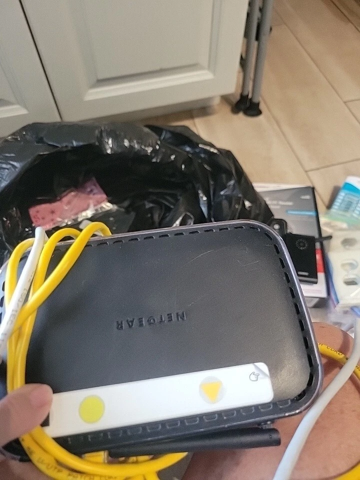 Netgear N150 150 Mbps 4-Port 10/100 Wireless N Router (WNR1000) - Image 1 of 1