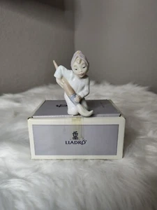 Vintage Lladro Elf Mini Duende Painting Brush 05938 with box aprox 3.5 inch tall - Picture 1 of 6