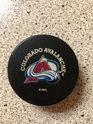 1996 Colorado Avalanche NHL Hockey Stanley Cup Champions Official Vegum Puck Cover