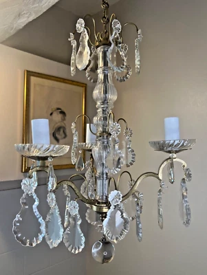 Petit lustre à pampilles. - Photo 1/4