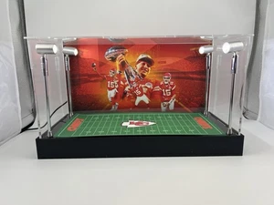 Patrick Mahomes - Chiefs - Vitrina PSA Personalizada 2-3 Tarjetas con Luces LED - Imagen 1 de 7