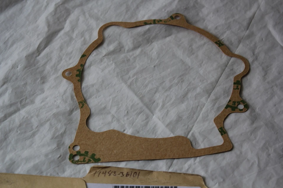 SUZUKI GT185 GT 185 CÁRTER TAPA IZQUIERDA JUNTA ORIGINAL OEM 1973-1977 Foto 1 de 1