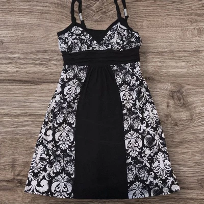 Vestido para mujer New Direction blanco y negro damasco cintura imperio - talla grande Foto 1 de 4