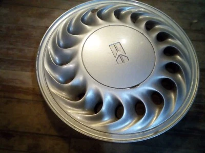 "1 Oldsmobile Cutlass Supreme 1992-1994 tapacubos atornillable de 15""" Foto 1 de 2