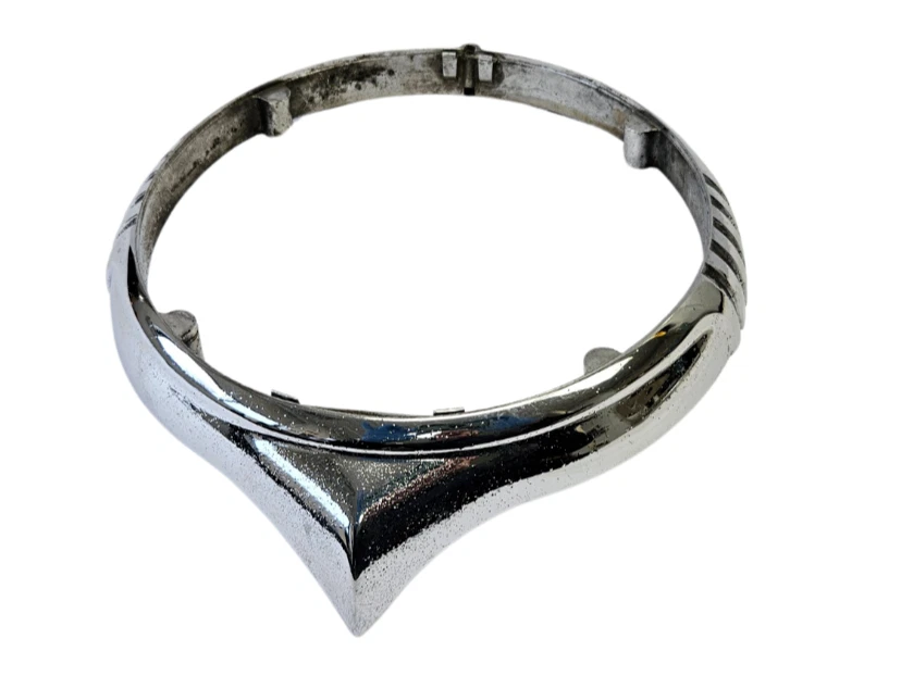 Chrysler Windsor Royal 1941 faro delantero izquierdo carcasa bisel cromado 863822 nuevo en stock Foto 1 de 4