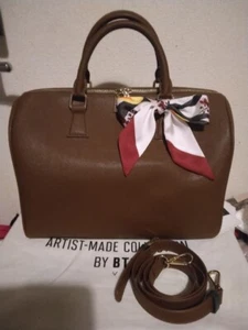 Bolso Boston BTS Artist Made Collection V Taehyung Mute Genuino Oficial Japón - Imagen 1 de 1