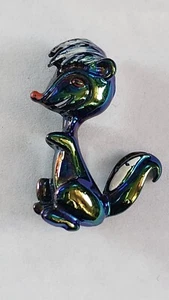 Vintage Skunk Brooch Iridescent Blue Enamel Cartoon Animal Pin Brooch, 1 - 3/8" - Picture 1 of 5