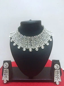 Nuova collana indiana Bollywood set bigiotteria costume con orecchini e testa pezzo - Foto 1 di 4