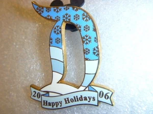 Pin Disney DLR - Exclusivo del elenco - Navidad 2006 Día laborable - Prendedor de regalo  - Imagen 1 de 3
