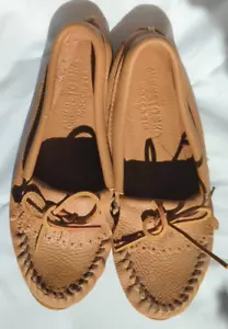 Mocasines Minnetonka Piel de ciervo Gatito Estilo 62 Mujer Color Moca Talla 9 - Imagen 1 de 8