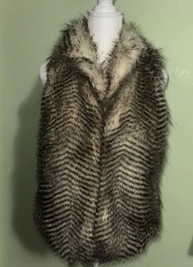 Terrific Chaleco Emmelee Marrón y Crema Imitación Piel/Pluma, Talla Pequeña A011 - Imagen 1 de 5