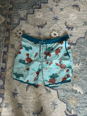 Patagonia Mens 38 Wavefarer Boardshorts Swim Shorts Trunks Unlined Floral - Image 1 of 4
