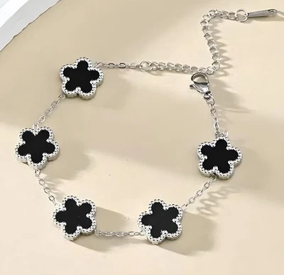 18K White Gold Clover Bracelet - Image 1 of 3