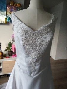 White Wedding Dress Size 14 Ball Gown Umbranded Embroidered - Picture 1 of 8