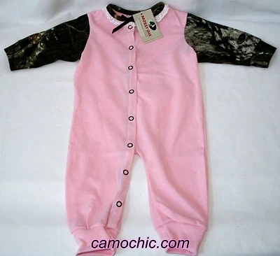 MOSSY OAK CAMO CAMOUFLAGE INFANT BABY SLEEPER - PINK CREEPER - Image 1 of 2
