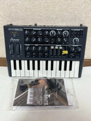 Arturia Microbrute Analog Synthesizer Keyboard mit USB Midi voll funktionsfäh... - Bild 1 von 4