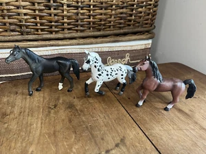 Battat & Safari Small Horses 4" - Picture 1 of 5